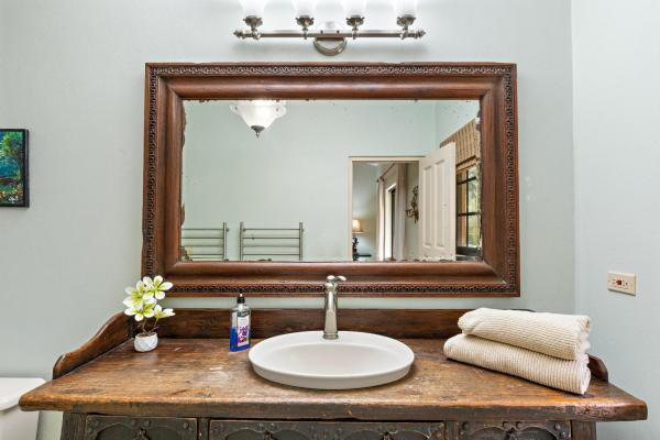Rare 3-bedroom corner condo in valle escondido