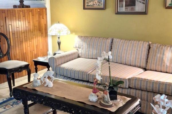 House in la loma with a large patio