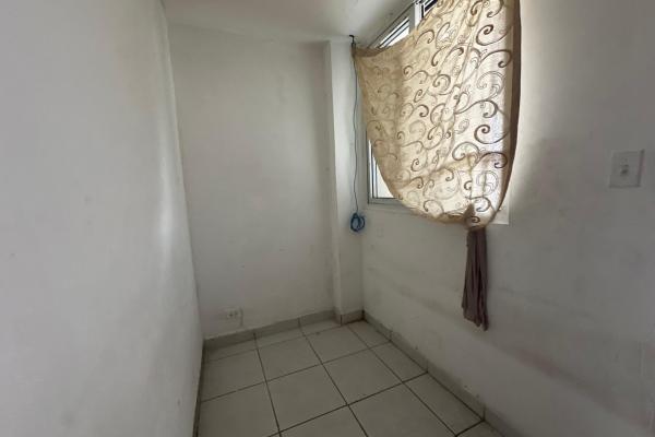 Commercial building for sale