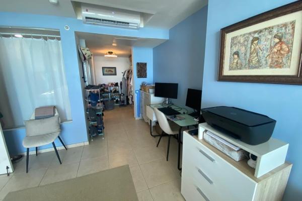 Apartamento frente al mar en coronado bay: dos estudios fusionados