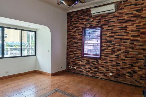 Casa comercial en la cresta a metros de via españa