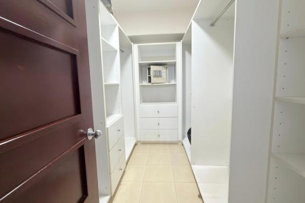 Venta de unidad en ph. grandbay tower
