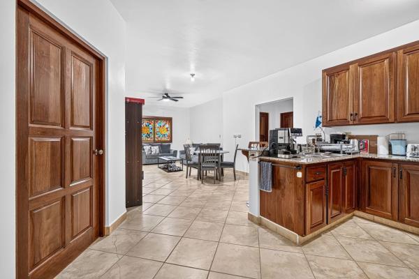 Condominio exclusivo en el tercer piso en valle escondido boquete