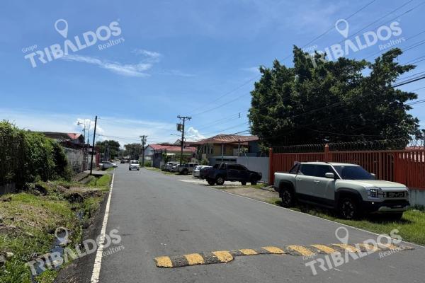 Alquiler de bodega con oficinas en juan díaz