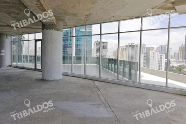 Oficina en gris, piso completo en calle 50, revolution tower