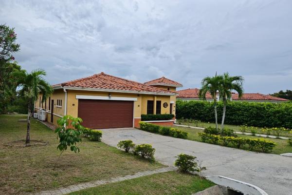 House in hacienda pacifica with 3 bedrooms