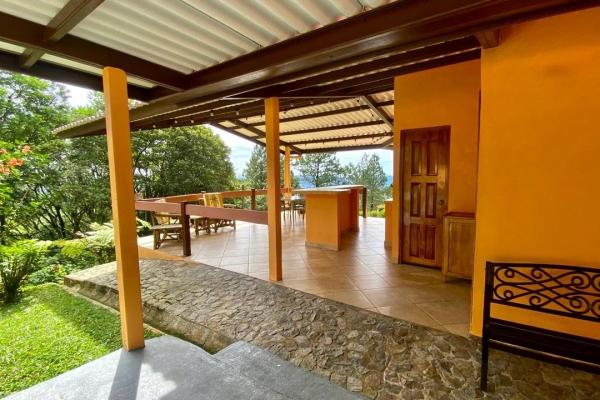 Mountain retreat in altos del maria