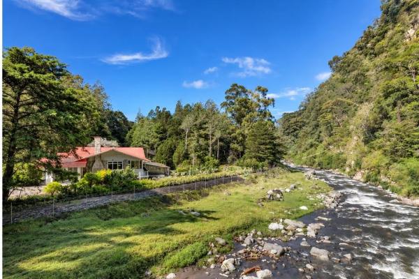 Finca frente al río bambito en venta | volcán panamá