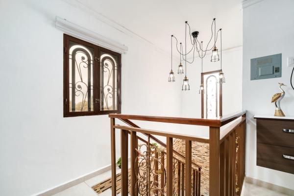 Beautifully maintained 3-bedroom home with guest s