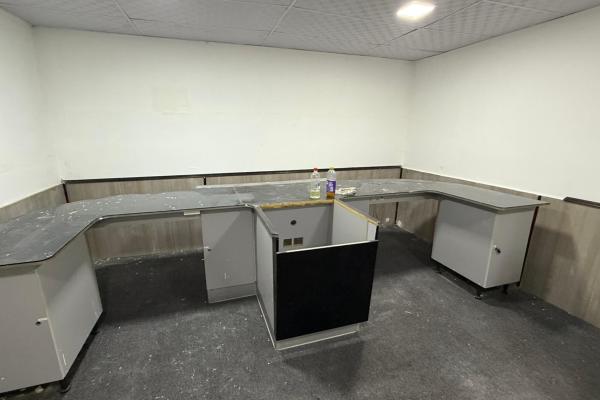 Office for rent in plaza inca