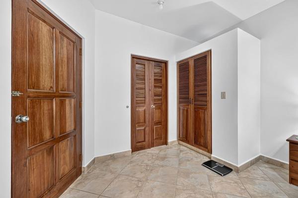 Condominio exclusivo en el tercer piso en valle escondido boquete