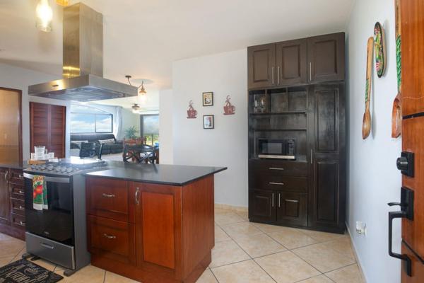 Rare ground-floor canyon view condo in los molinos