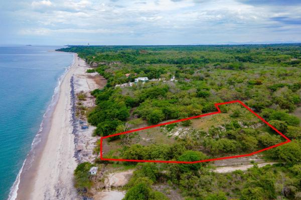 Oceanfront investment opportunity in playa el higo