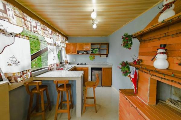 Cabaña con vistas al volcán barú en venta en jaramillo