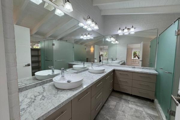 Venta o alquiler de espectacular casa en altos del golf con piscina