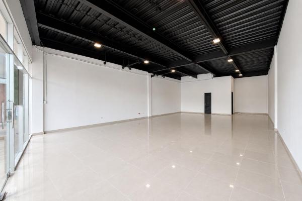 Oportunidad – local comercial en galería cincuentenario