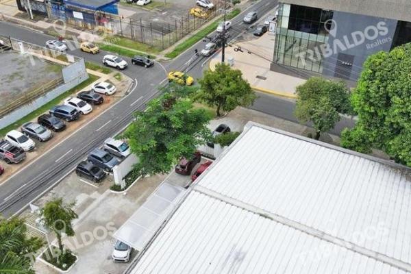 Edificio de oficinas en calle 54 este, obarrio