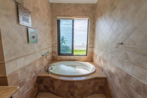 Gorgeous beachfront house for sale in buenaventura