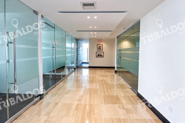 Venta de oficina en ph bmw plaza, calle 50