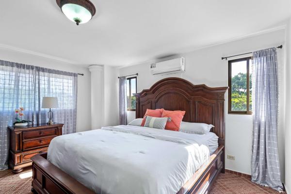 Casa de 4 recámaras en venta en rincon beach estates boca chica panamá