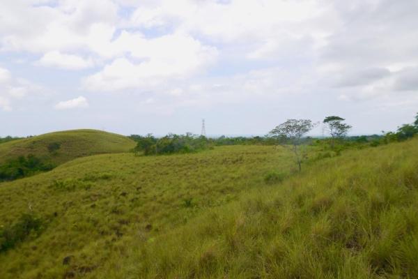 7.5 hectares land, ocean and mountains views