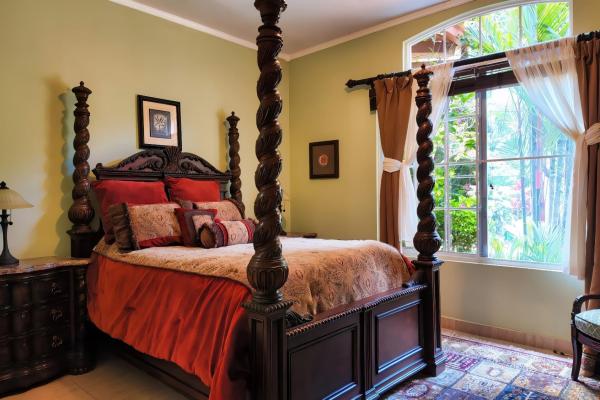 Mountain home for sale | altos del maría panama