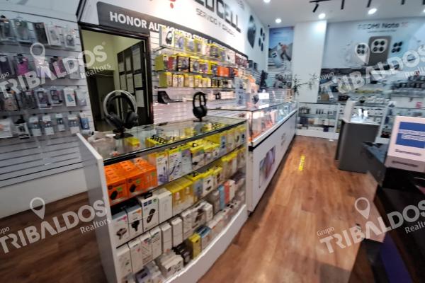 Venta de local comercial con mezzanine en los andes mall
