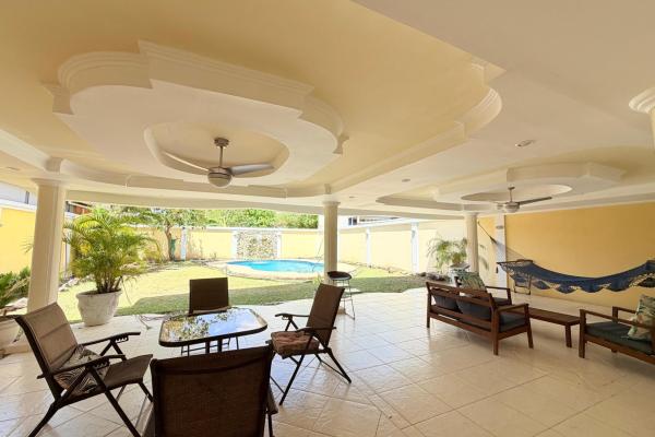 For sale:duplex house in brisas de golf, with pool
