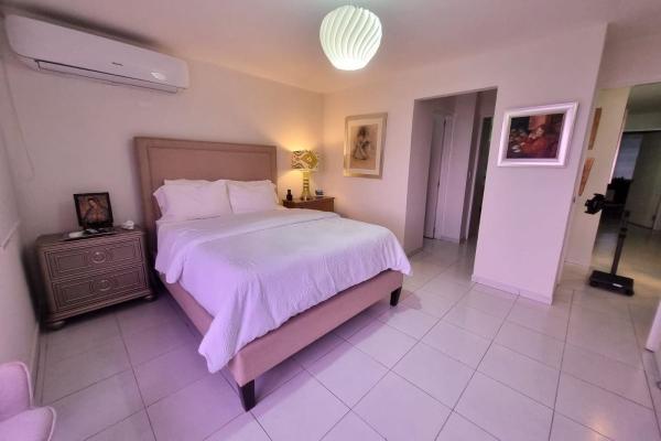 Spectacular apartment with ocean view for sale
