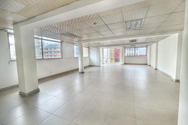 Commercial building for sale in calidonia