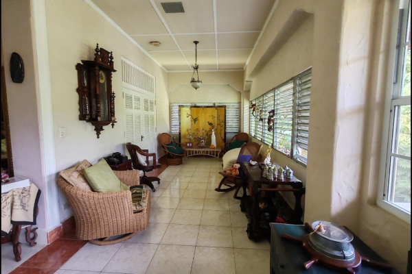 Sale of house in albrook
