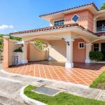 Alquiler de casa unifamiliar en esquina – costa sur, villa valencia