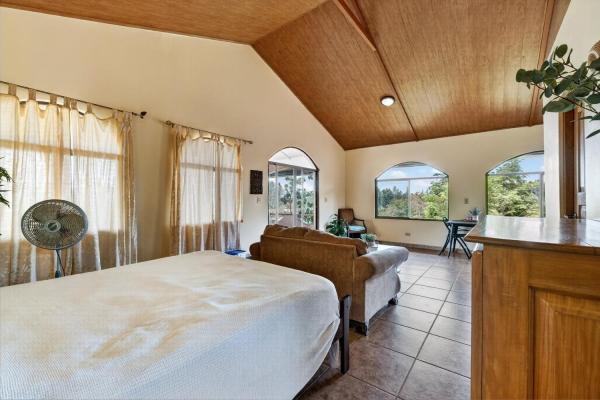 Potrerillos village home with studio apartment