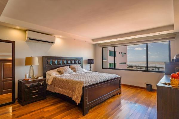 Sale of apartment in coco del mar, facing the sea, marina del rey
