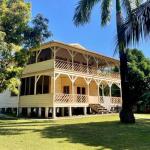 Prime oceanfront estate w/dock & beach, isla colon