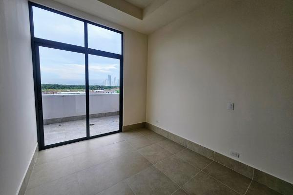 Sale of apartment in ocean house santa maria with large 70m2 terrace