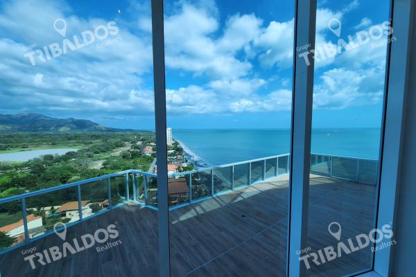 Venta de apartamento en ocean waves nueva gorgona