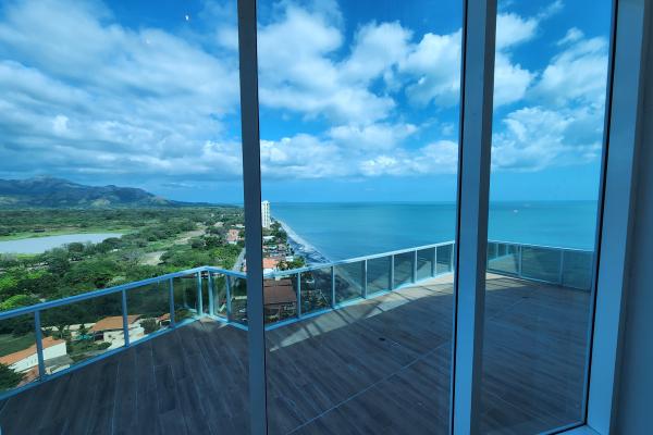 Venta de apartamento en ocean waves nueva gorgona