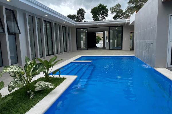 Casa en playa coronado 396k acceso a cancha golf etapa final construcción