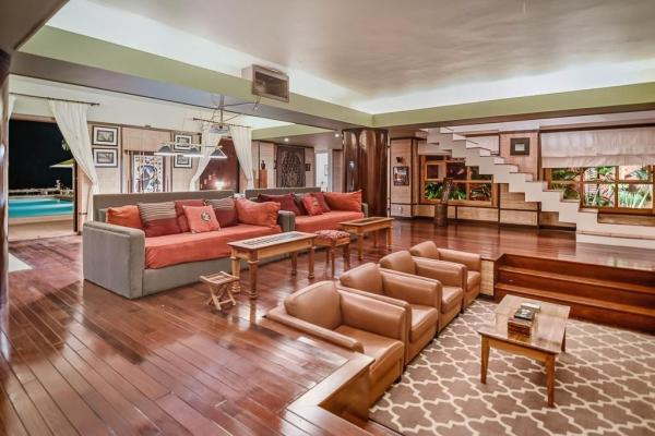 Villa esplendorosa, lujosa propiedad con vistas al mar