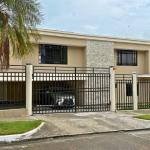 Dos mares, amplia casa familiar con gran jardin excelente precio