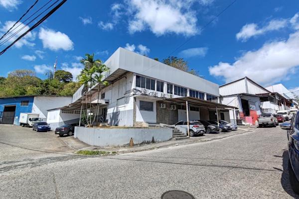 Warehouse 1300 m2 for sale