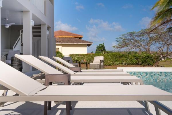 Casa moderna con vista al mar en andromeda estates pedasi