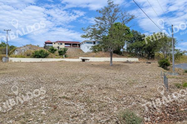 Venta de terreno comercial con mejoras