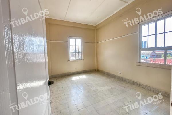 For sale building renting la riviera in colon
