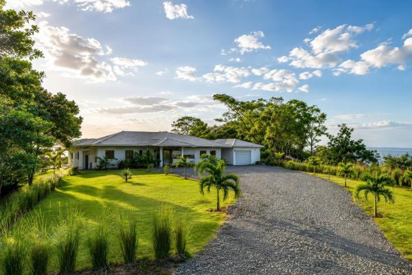 Casa con vista al mar en morrillo heights, veraguas
