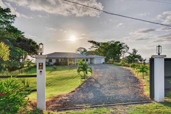 Ocean view home in morrillo heights, veraguas