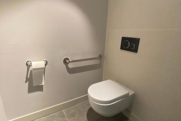 Se vende oficina remodelada en balboa office center