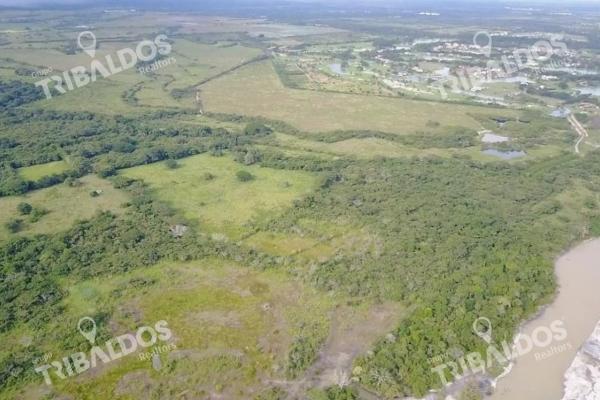 Sale of land in juan hombron