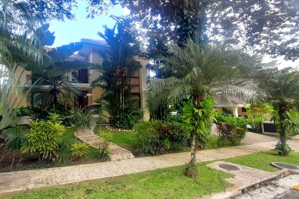 Venta de casa en ph camino de cruces, el dorado